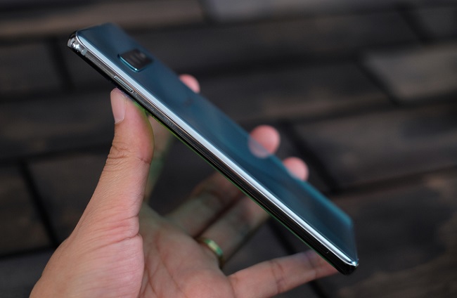 Trên tay Samsung Galaxy S10 Plus: Cao cấp và đẹp hút hồn