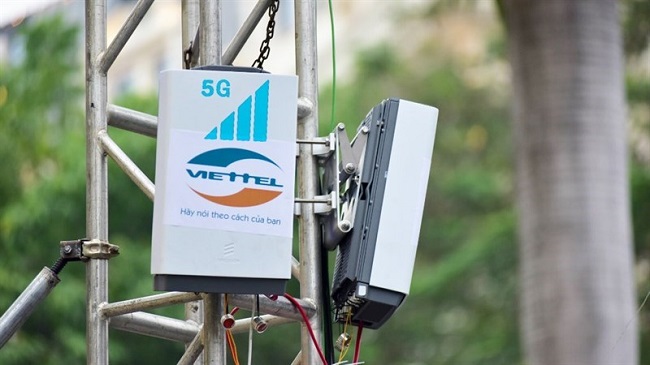 Trạm 5G đầu tiên tại Việt Nam đang được Viettel lắp đặt
